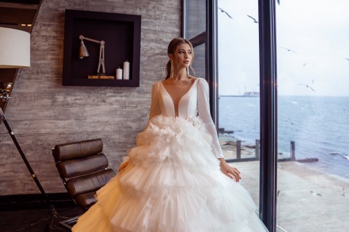 https://elisebride.ro/images/stories/virtuemart/product/VWD-SL02       (3).jpg